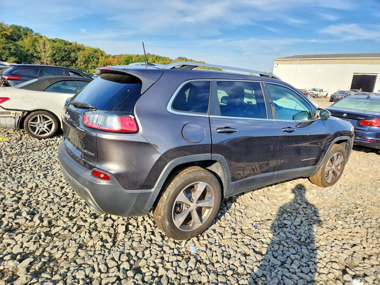 2019 Jeep Cherokee Limited - Image 3