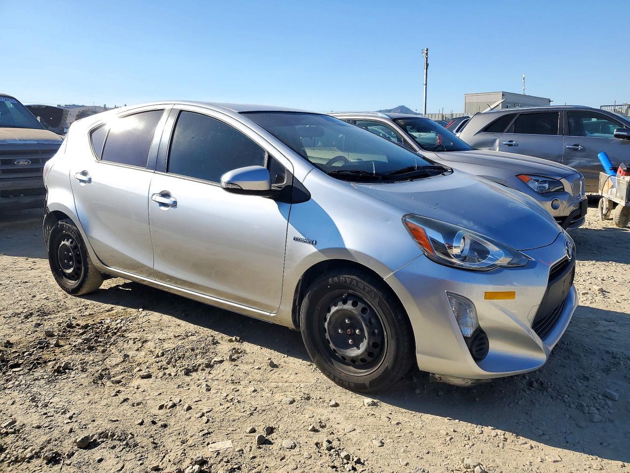 2015 Toyota Prius C One - Фото 4