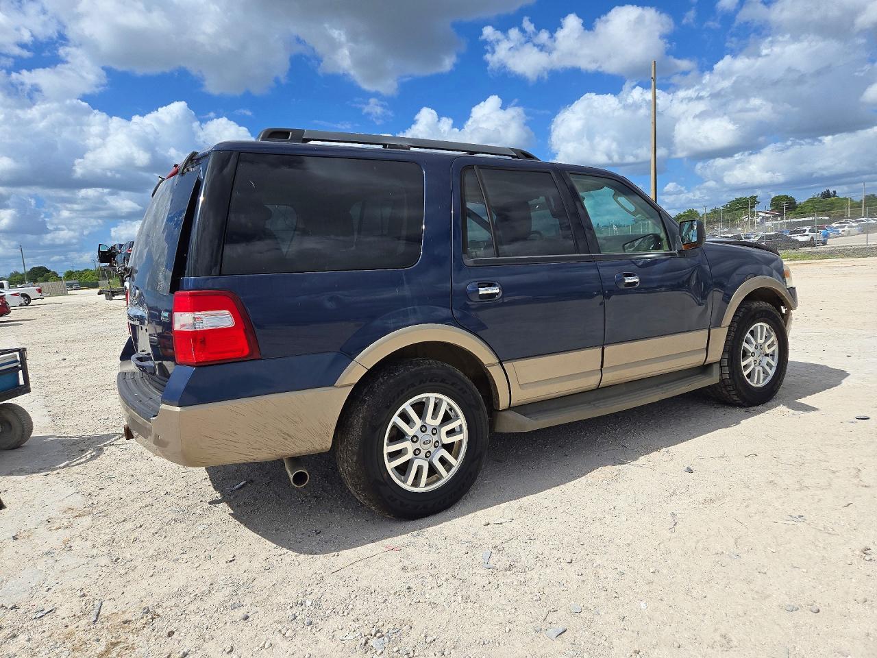 2014 Ford Expedition Xlt - Фото 3