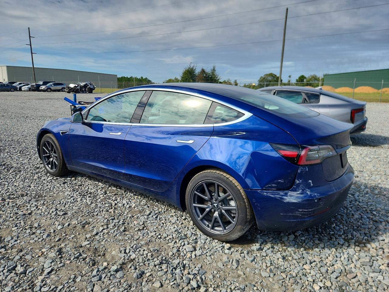 2020 Tesla Model 3 - Фото 2