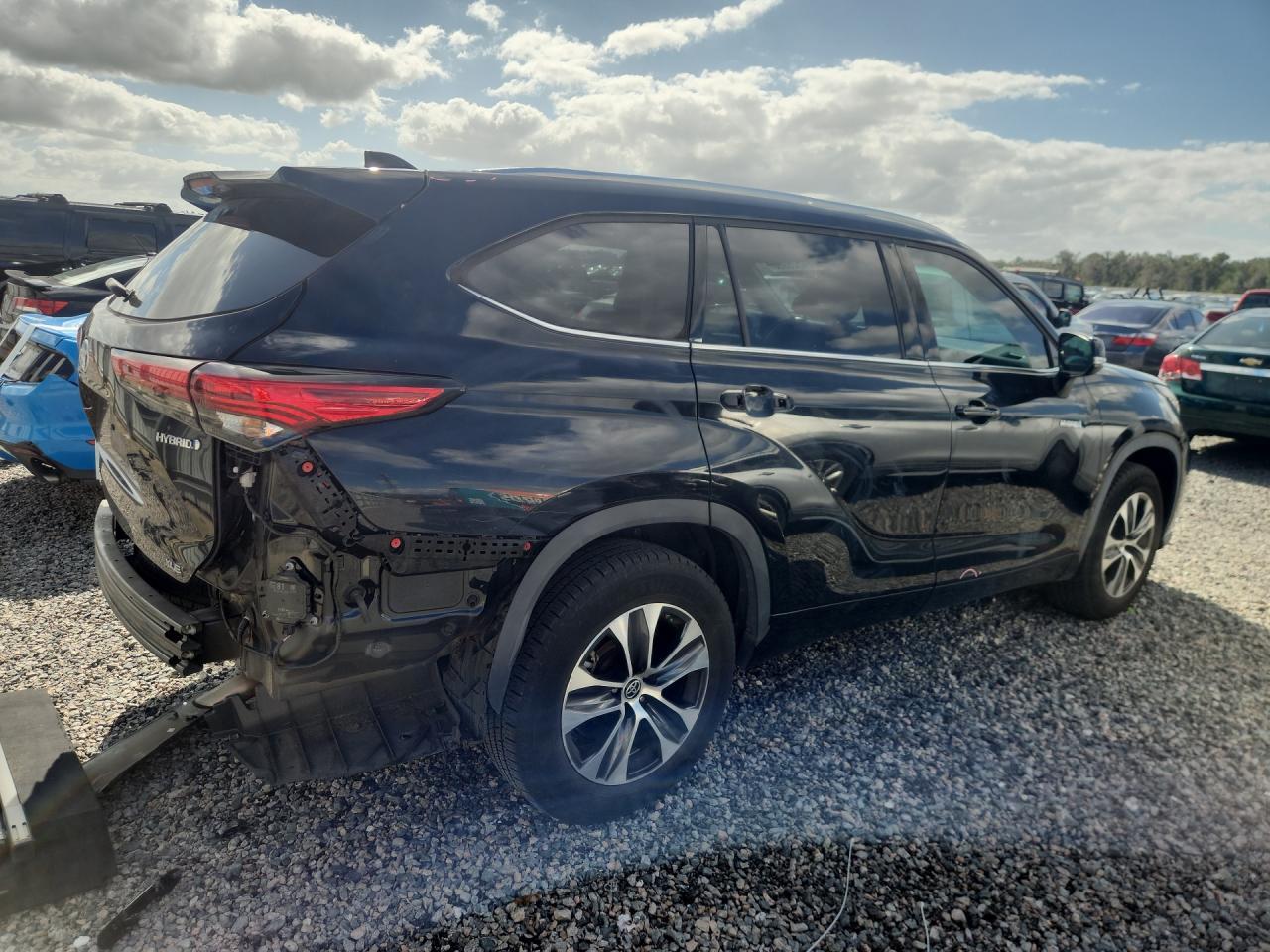 2021 Toyota Highlander Hybrid Xle - Image 3