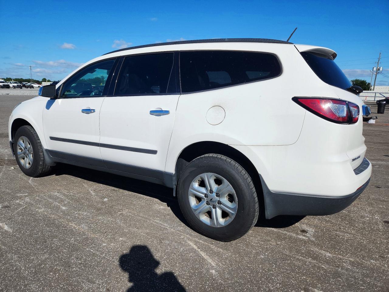 2017 Chevrolet Traverse Ls - Image 2