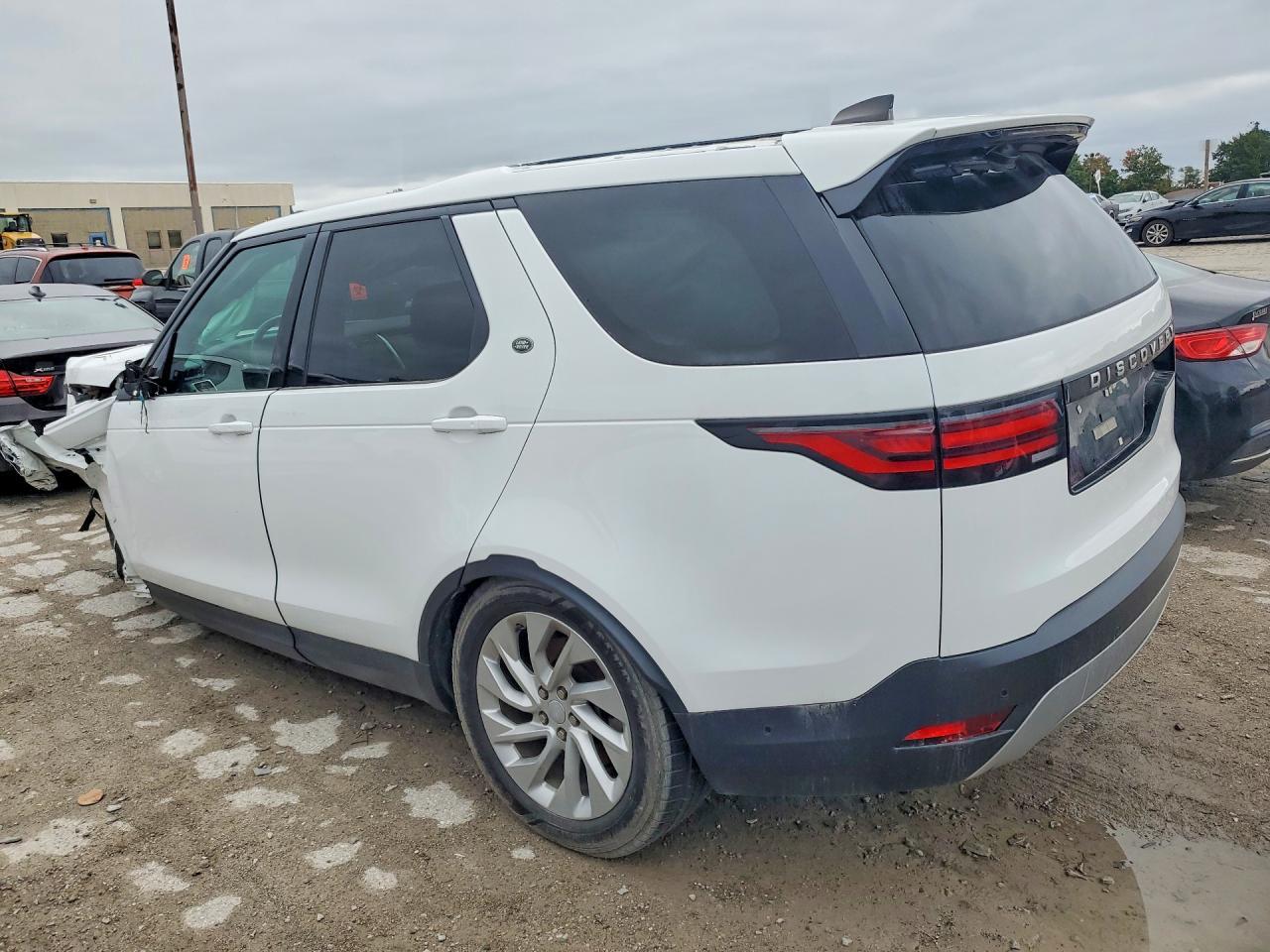 2024 Land Rover Discovery S - Фото 2