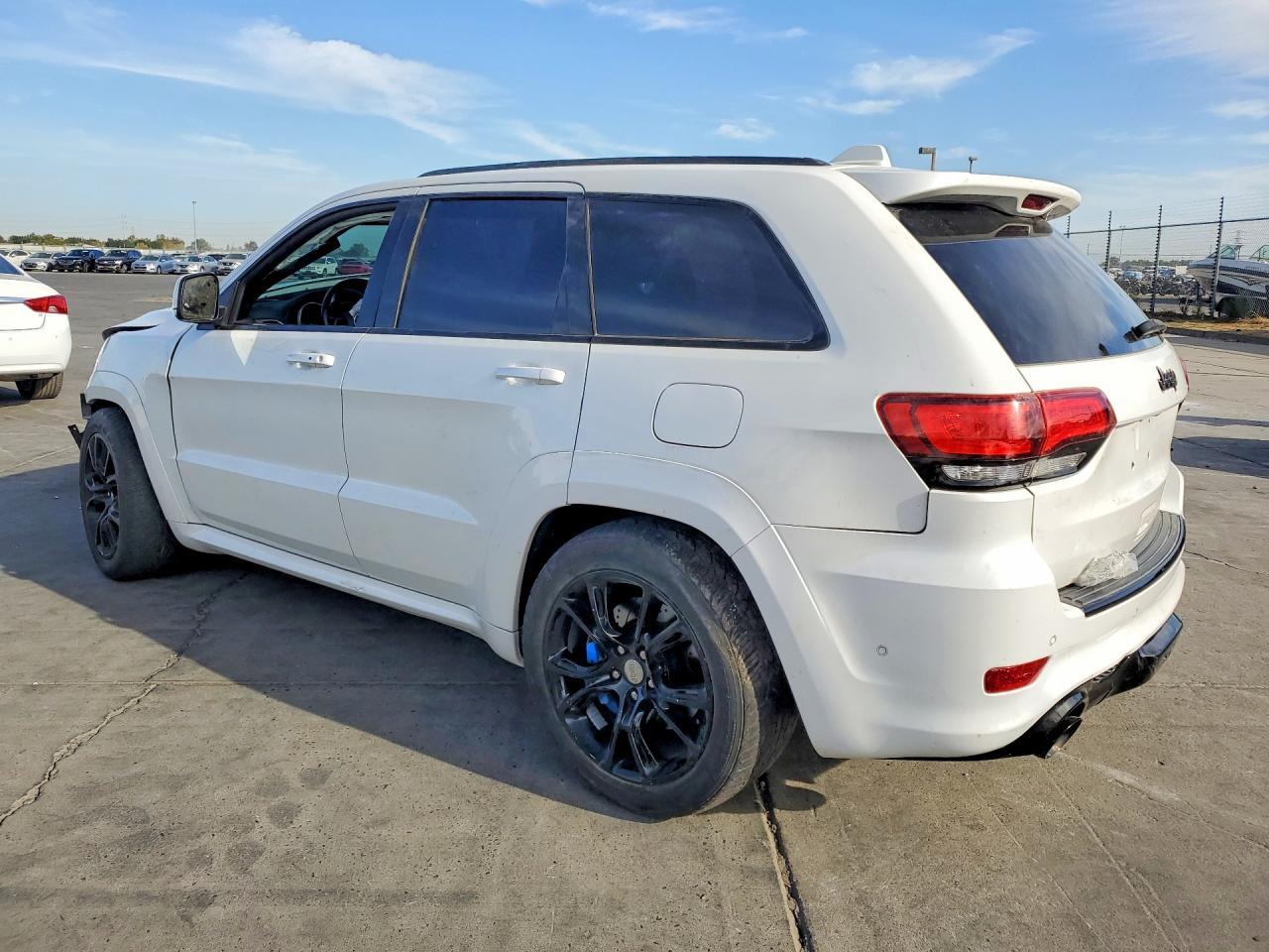 2019 Jeep Grand Cherokee Srt-8 - Image 2