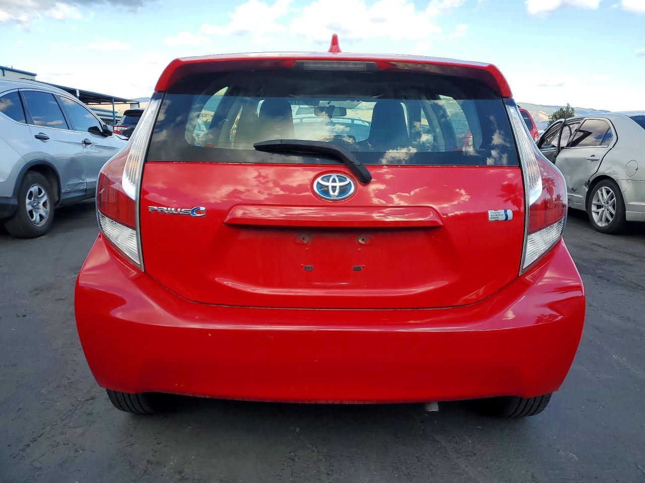 2015 Toyota Prius C One - Фото 6