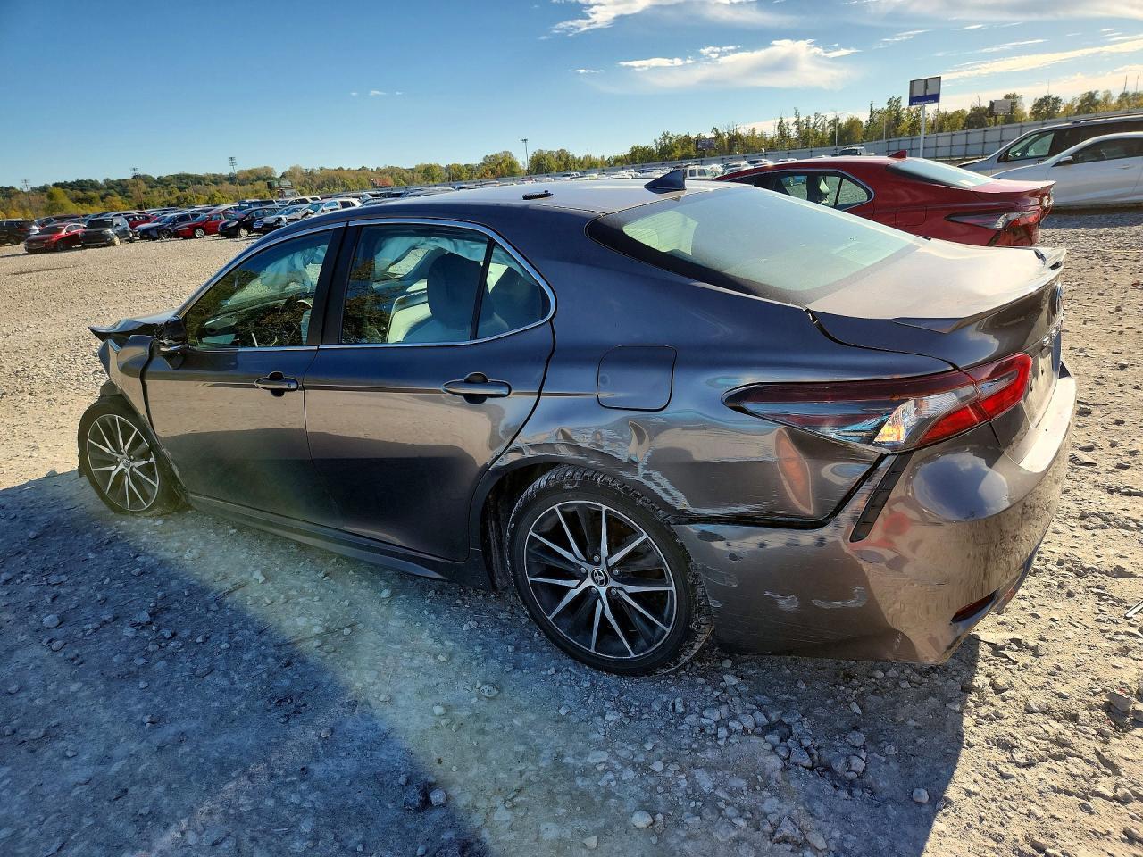 2023 Toyota Camry Se - Фото 2