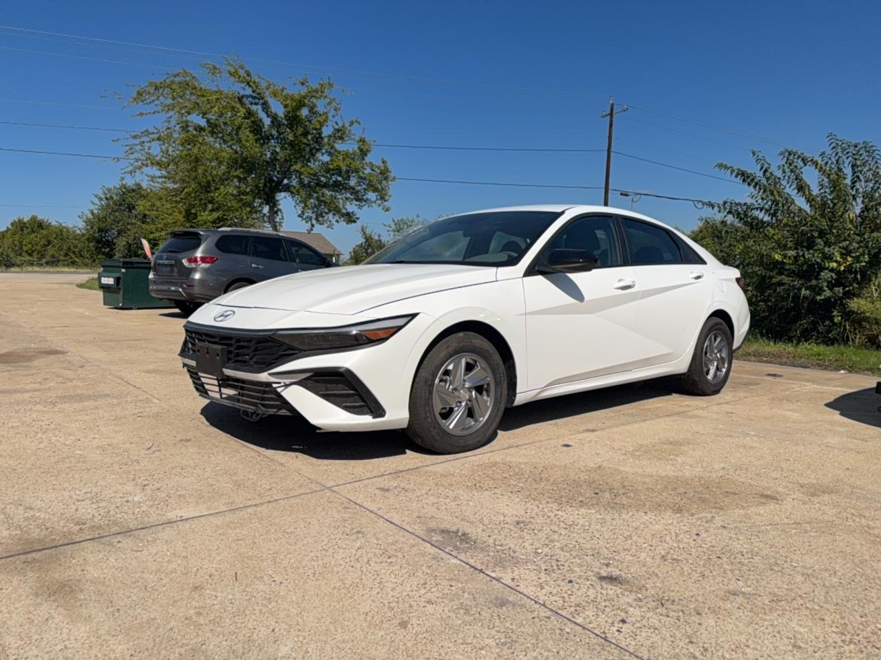 2026 Hyundai Elantra Sel Sport - Image 2