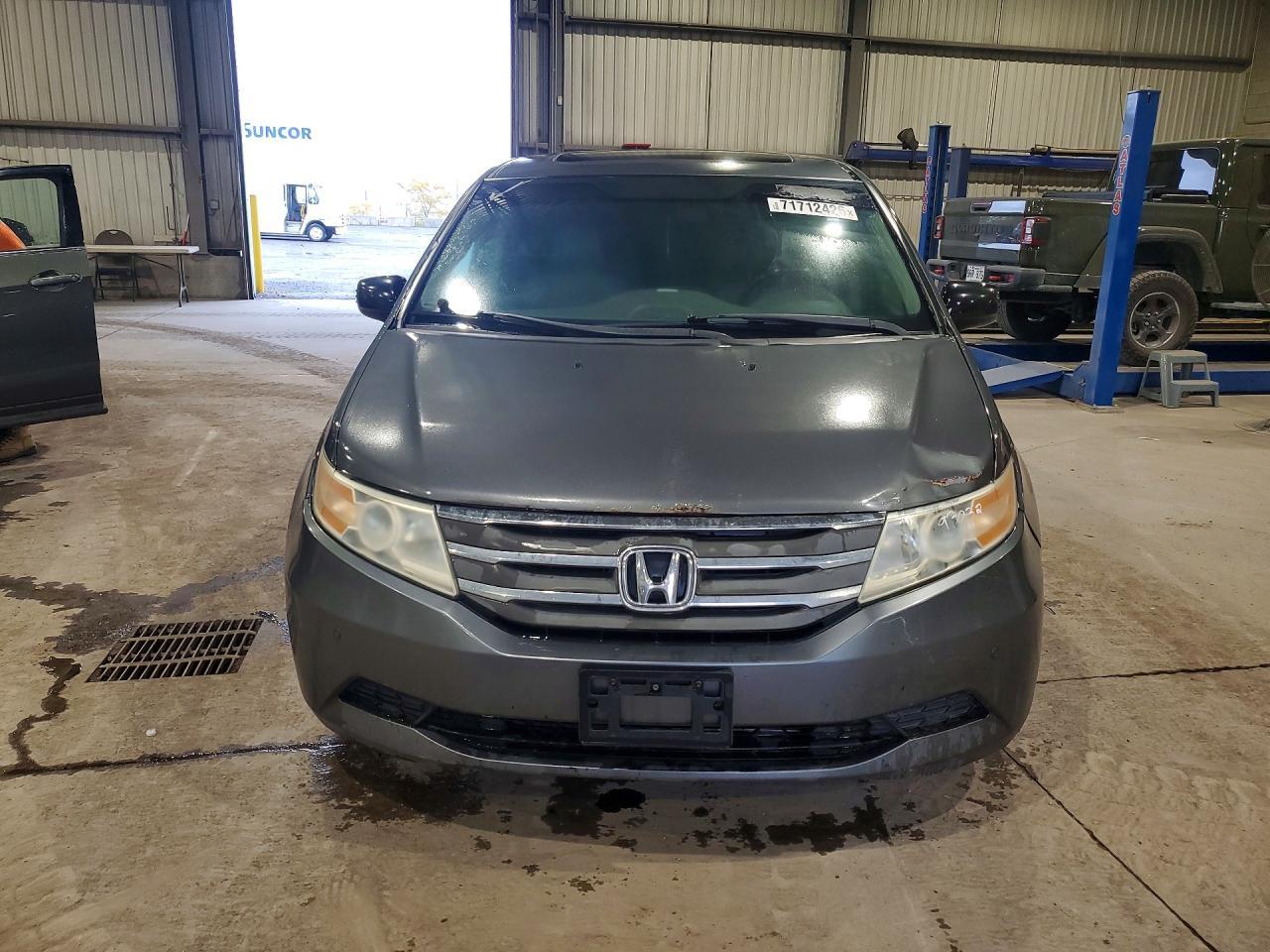 2011 Honda Odyssey Touring - Image 5