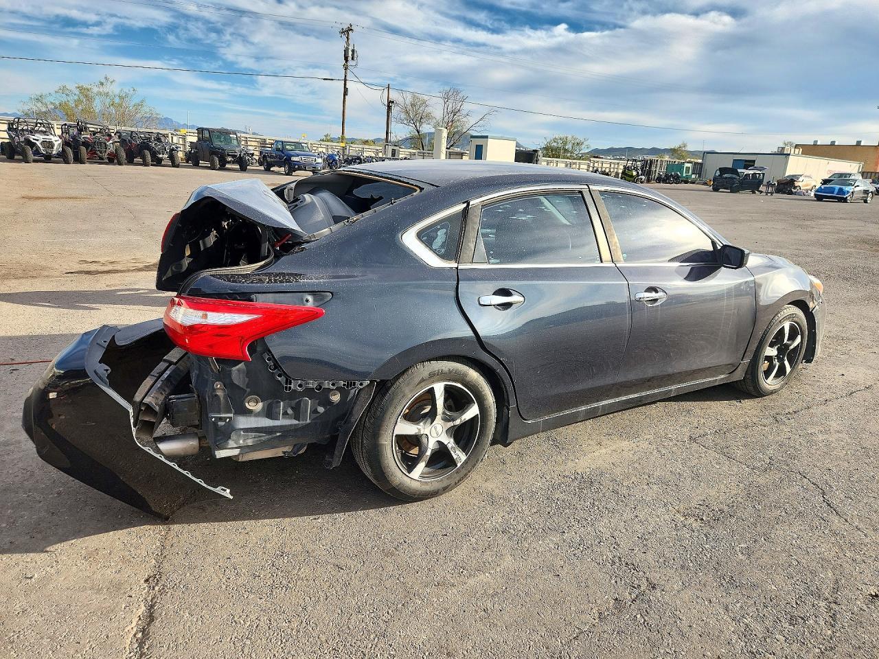 2016 Nissan Altima 2.5 - Image 3