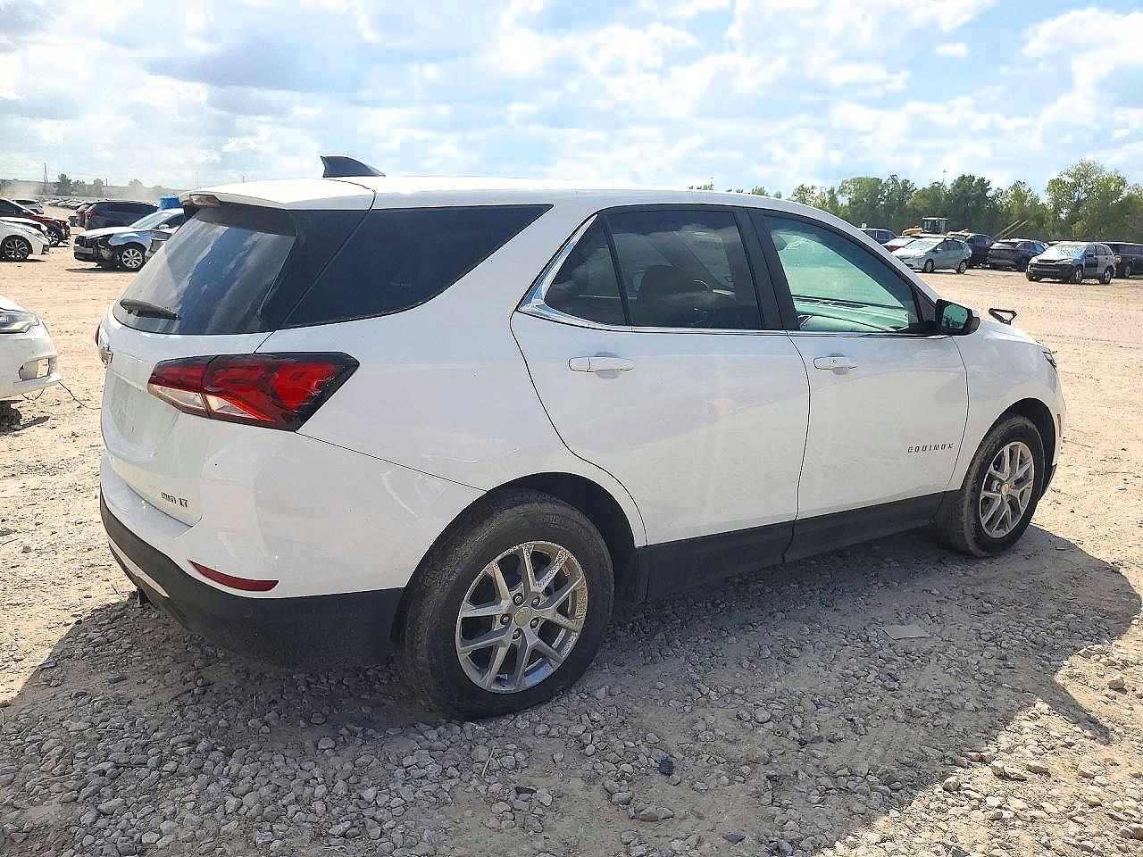 2023 Chevrolet Equinox Lt - Image 3