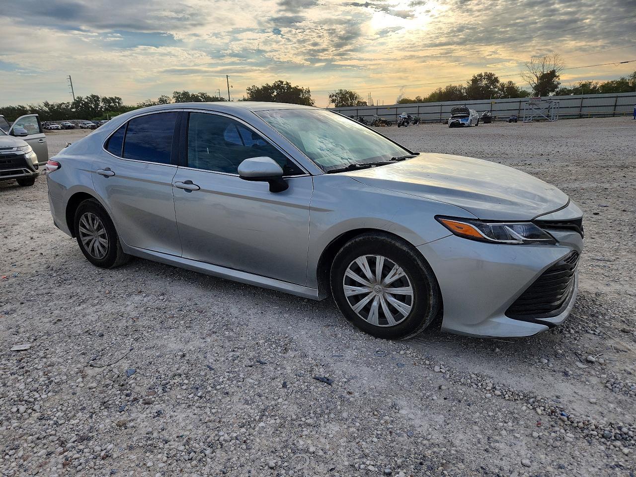 2018 Toyota Camry L - Image 4