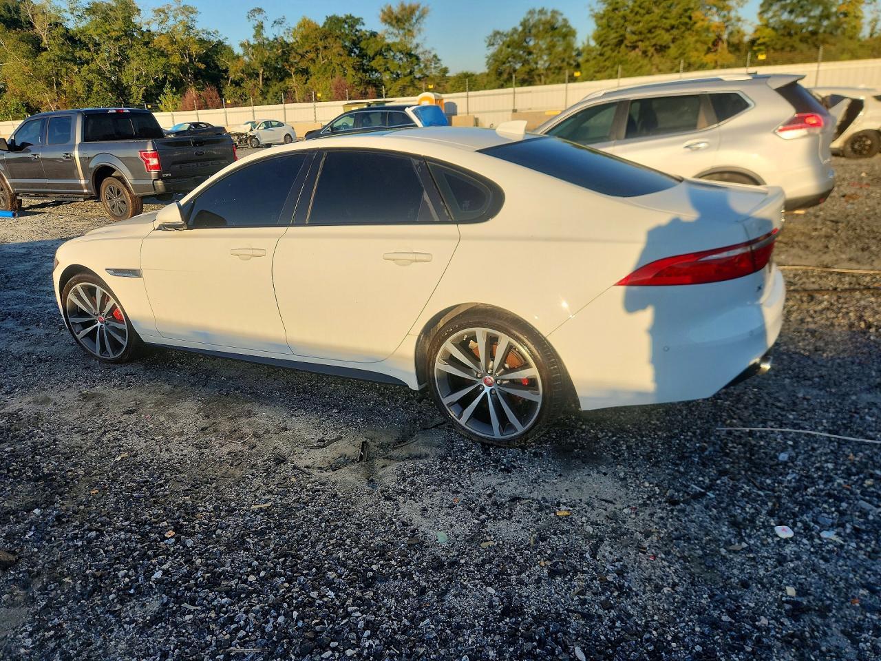 2018 Jaguar Xf S - Фото 2