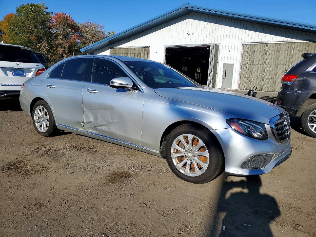 2017 Mercedes-Benz E 300 4Matic - Image 4