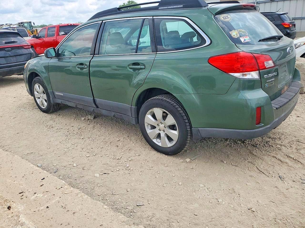 2012 Subaru Outback 2.5I - Фото 2