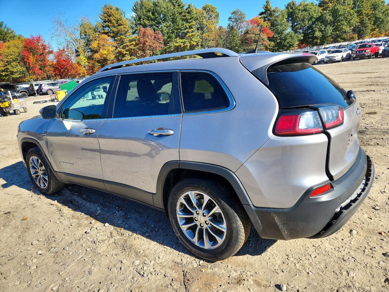 2019 Jeep Cherokee Latitude Plus - Image 2