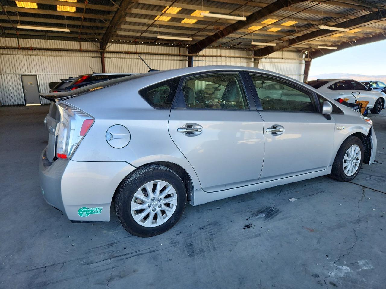 2013 Toyota Prius Plug-In Hybrid Base - Image 3