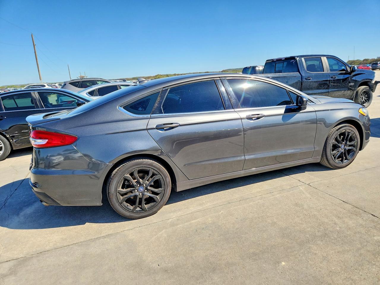 2020 Ford Fusion Se - Фото 3
