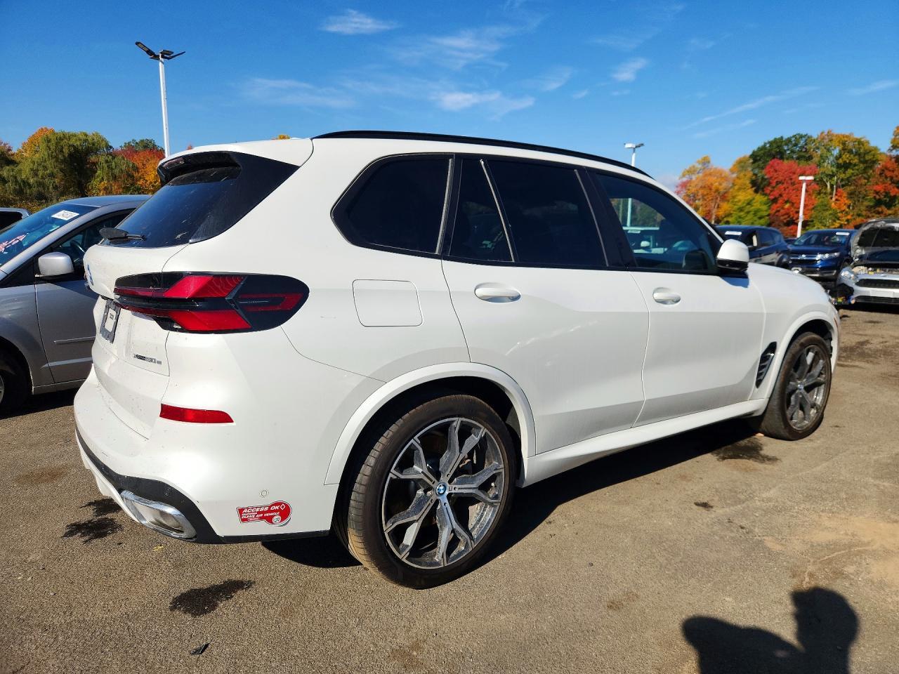 2024 BMW X5 xDrive50E - Image 3