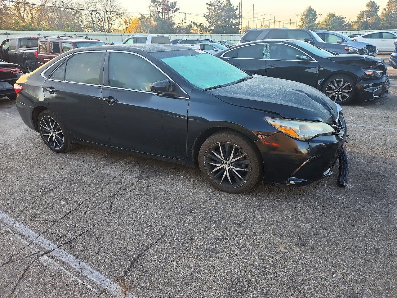 2017 Toyota Camry Se - Image 4