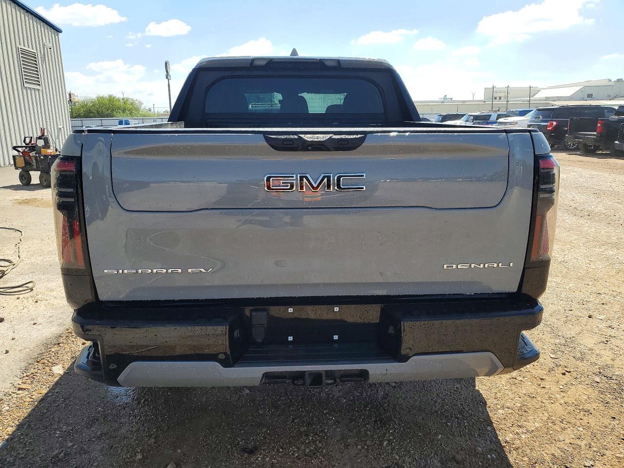 2025 GMC Sierra Denali - Фото 6