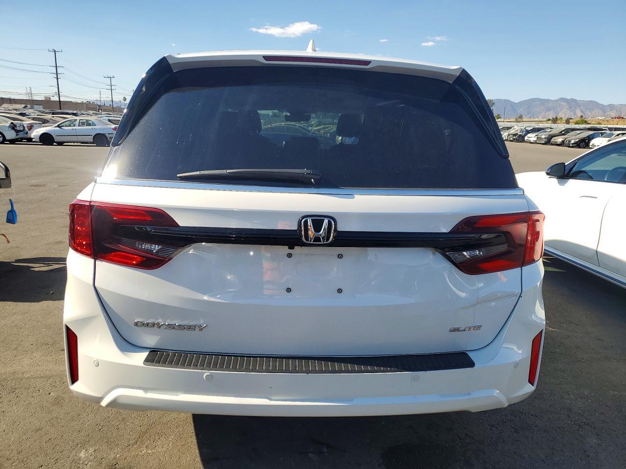 2026 Honda Odyssey Elite - Image 6