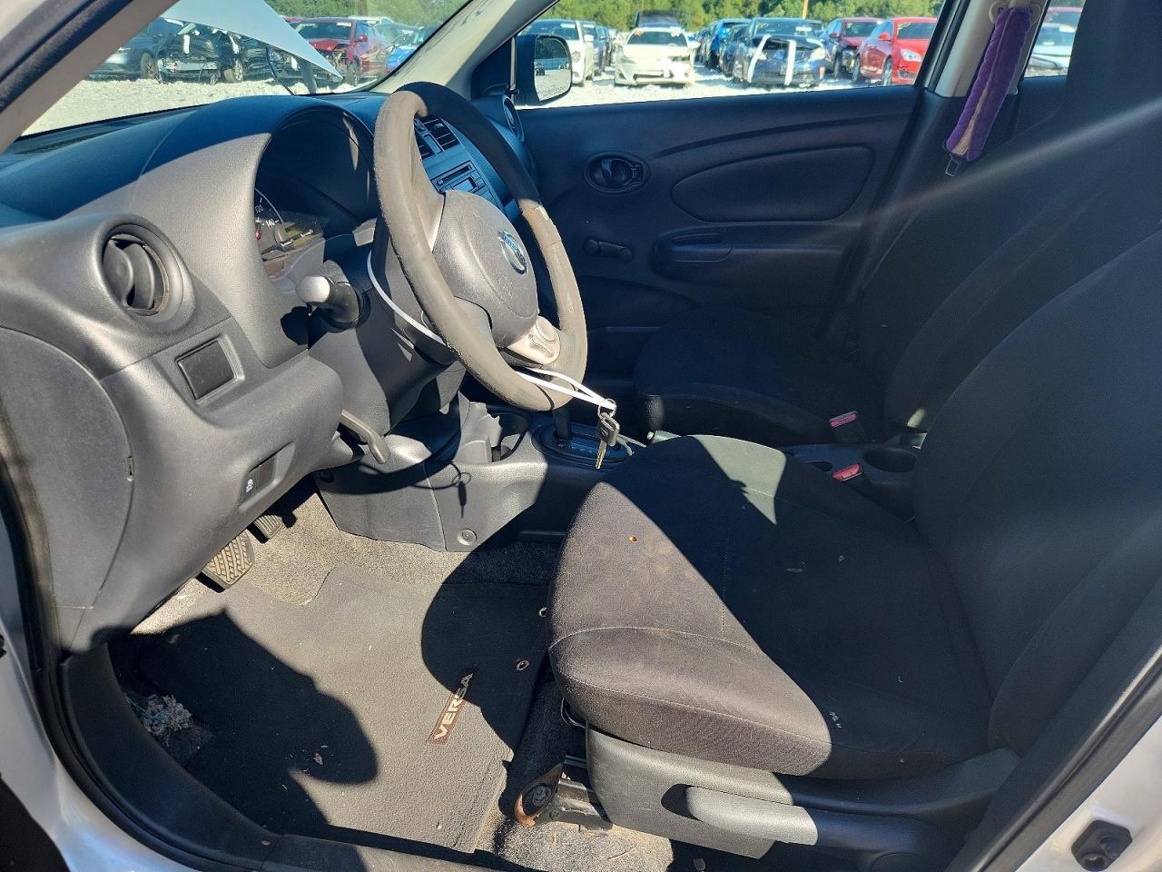 2013 Nissan Versa 1.6 S - Image 7