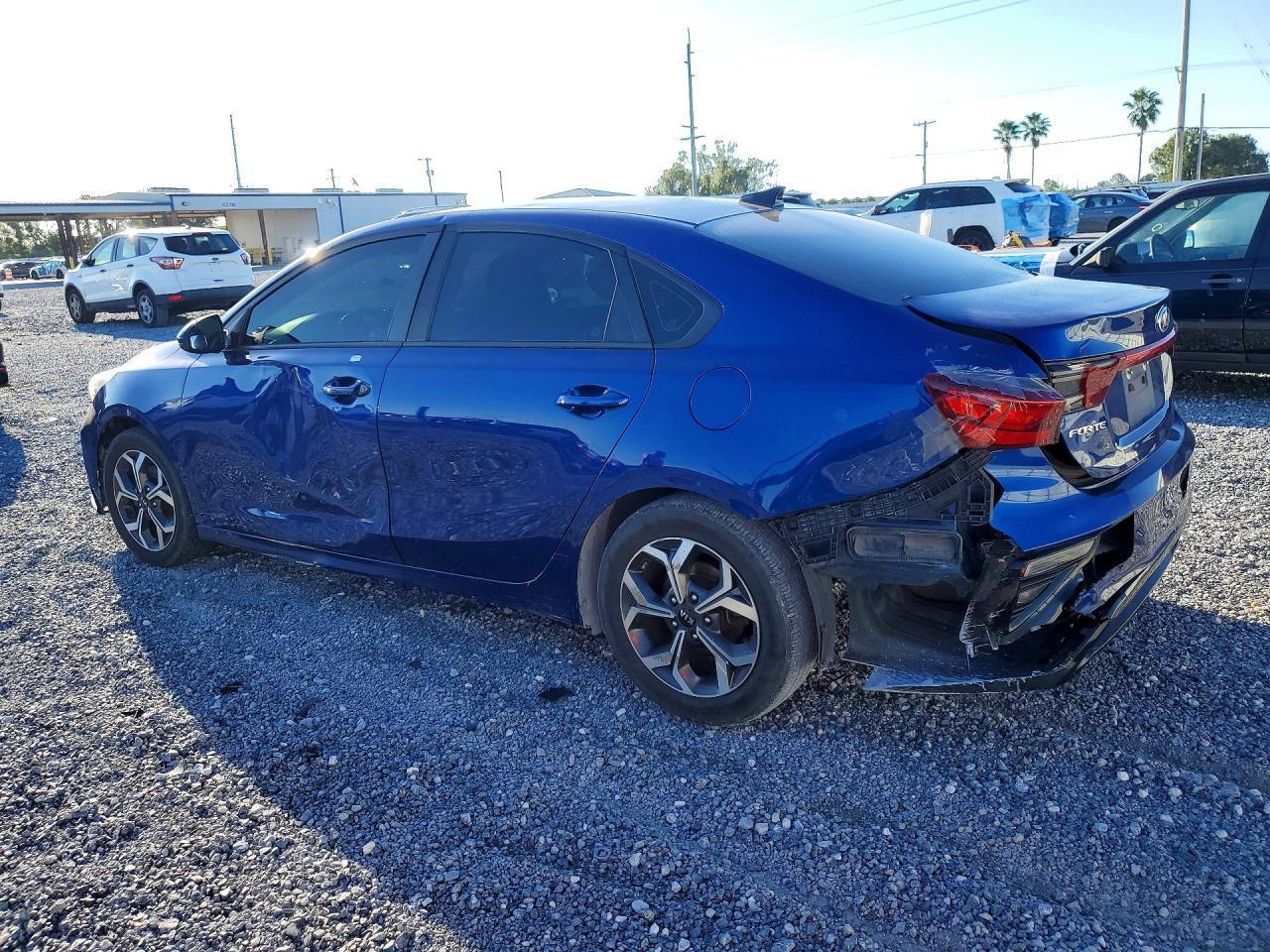 2019 Kia Forte Lxs - Фото 2