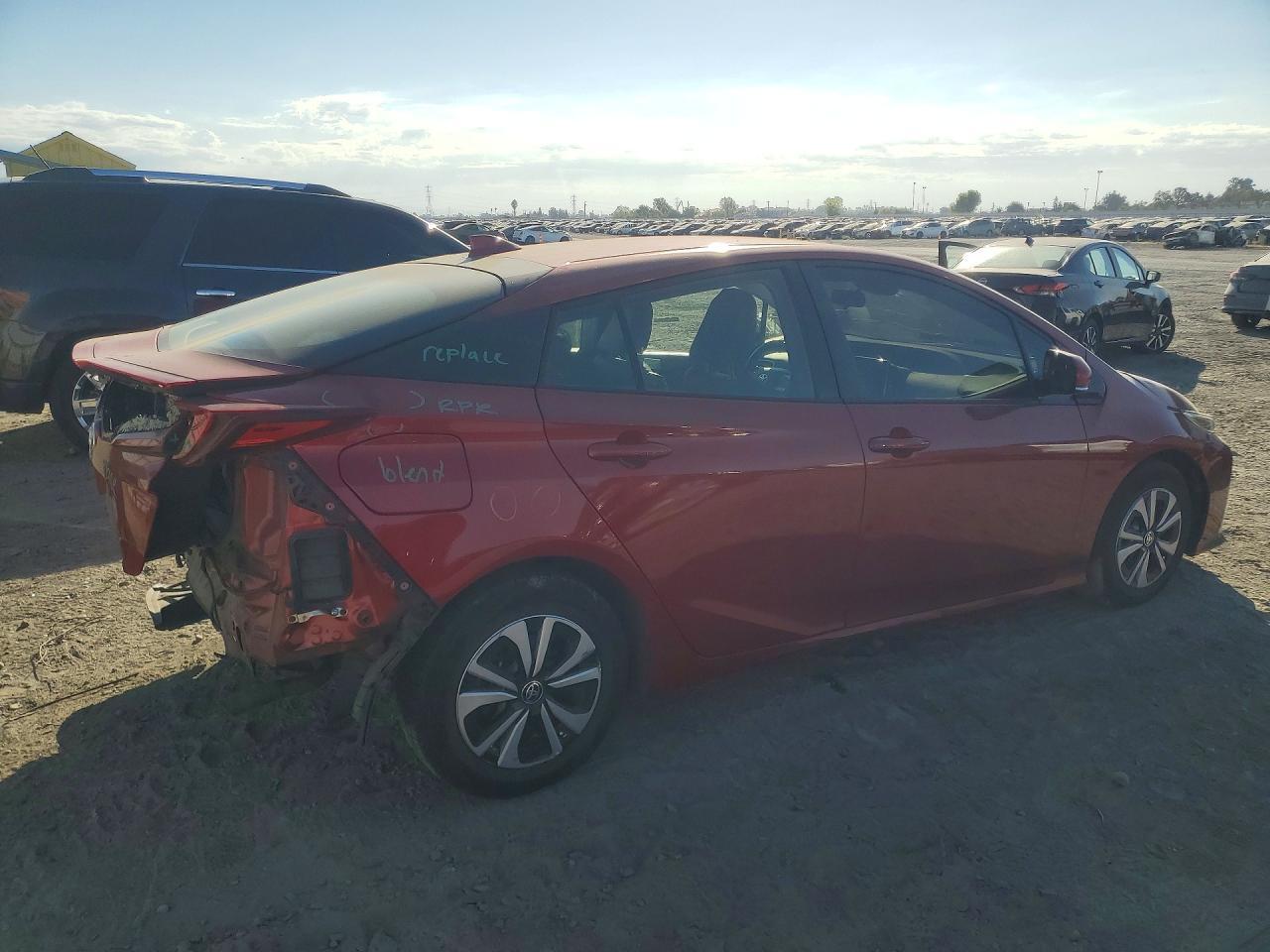2017 Toyota Prius Prime Premium - Image 3