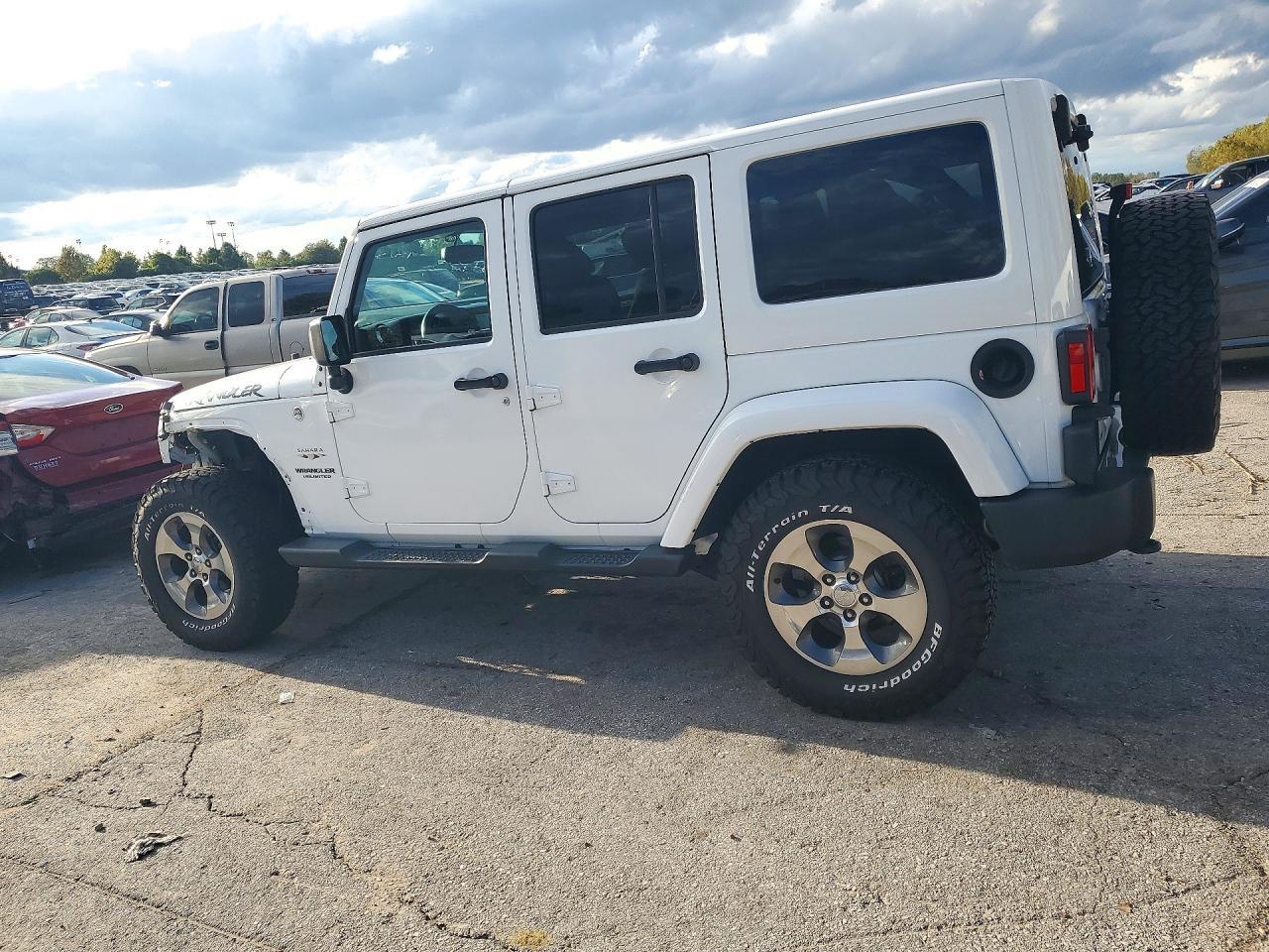 2017 Jeep Wrangler Unlimited Sahara - Image 2