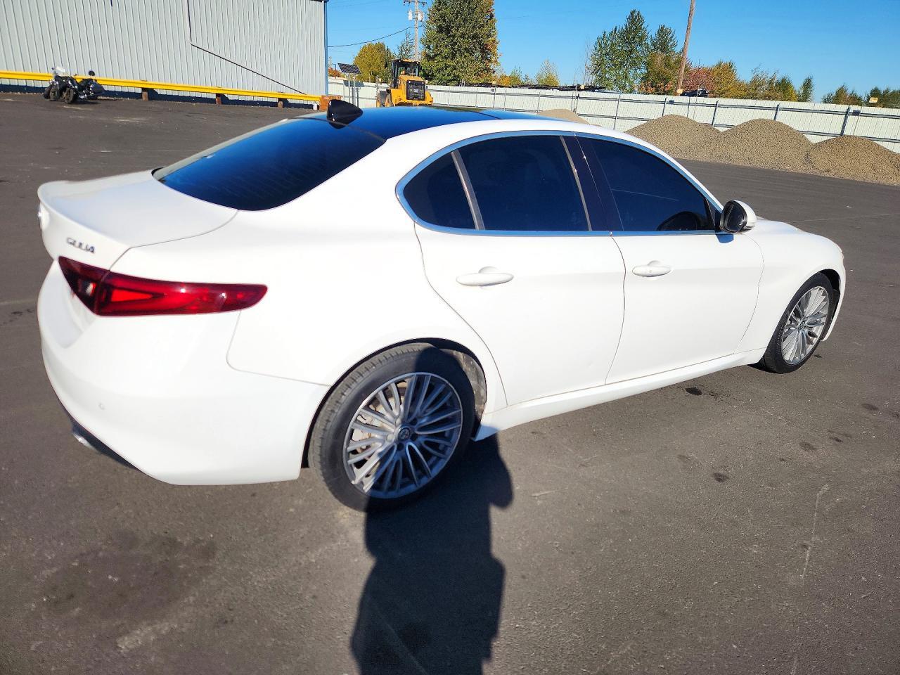 2017 Alfa Romeo Giulia Ti - Image 3