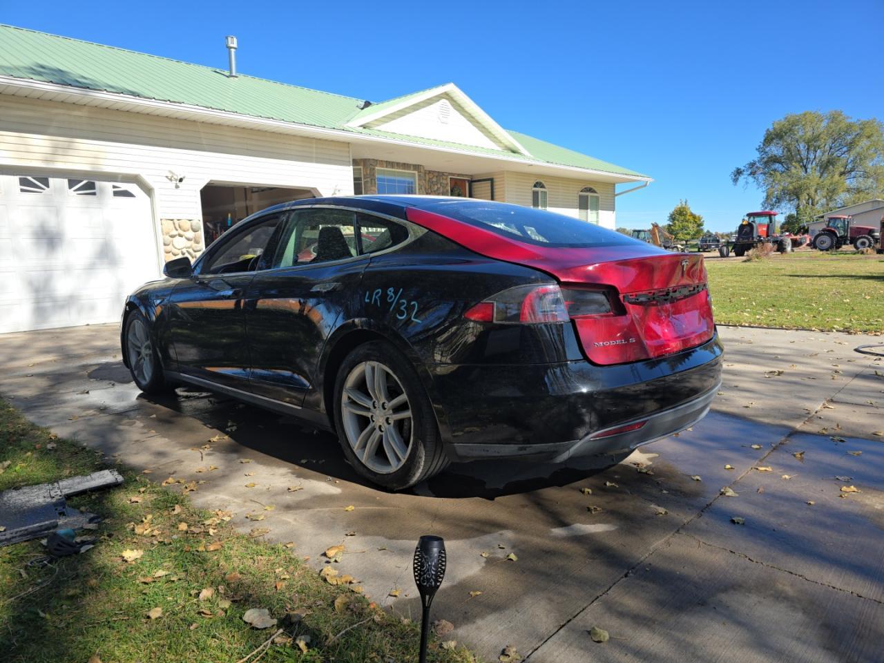 2014 Tesla Model S - Фото 3