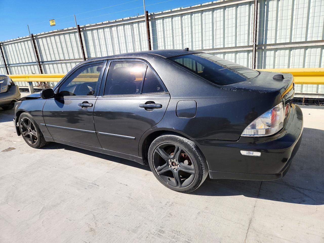 2002 Lexus Is 300 Base - Фото 2