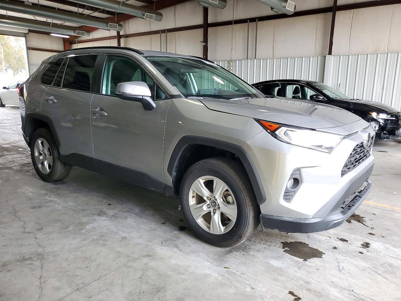 2021 Toyota Rav4 Xle - Image 4