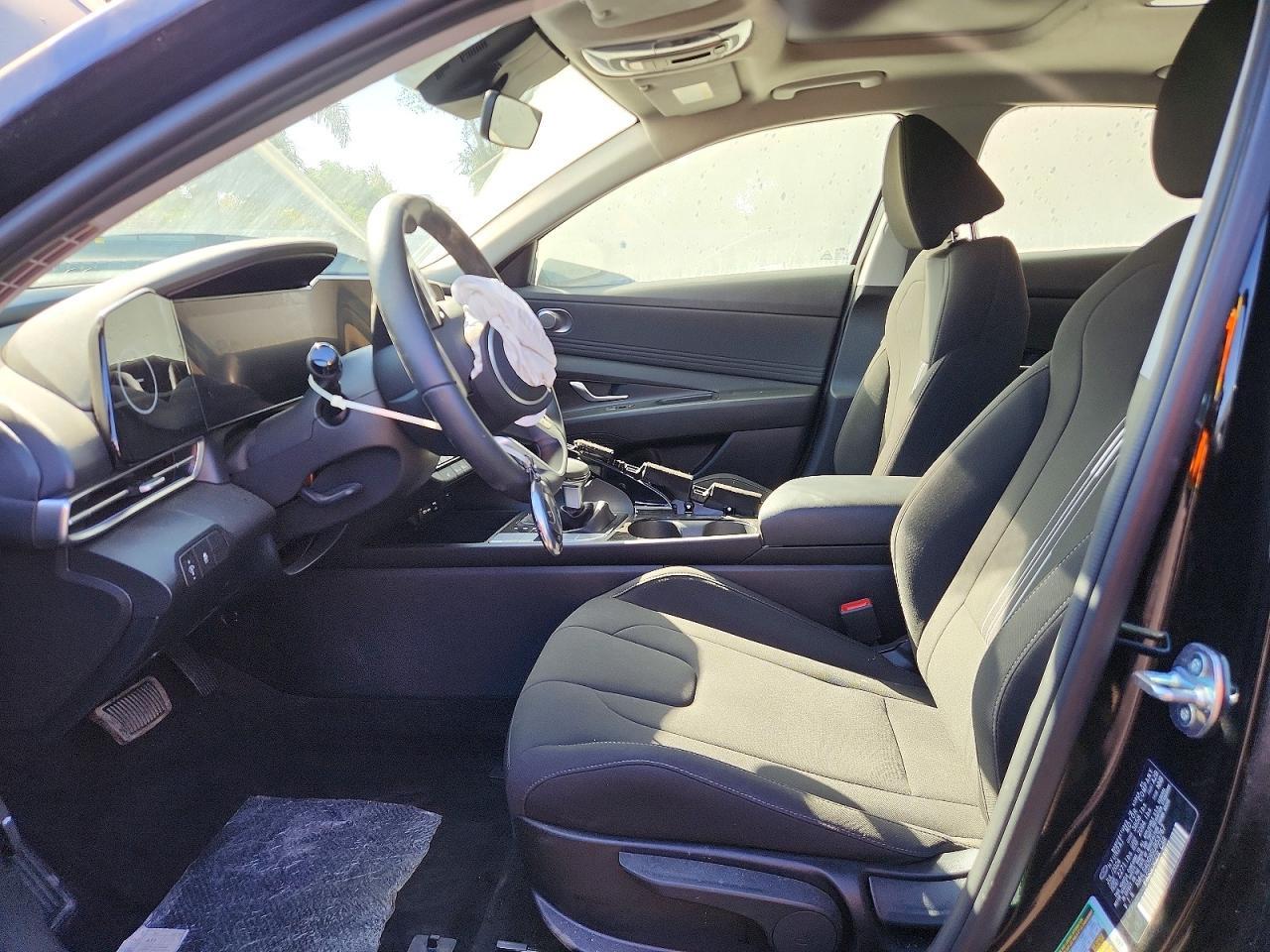 2025 Hyundai Elantra Sel - Image 7