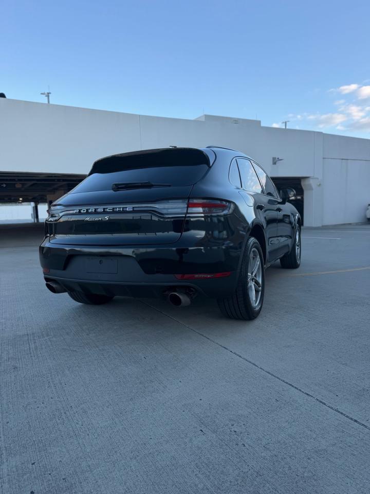 2017 Porsche Macan S - Image 4