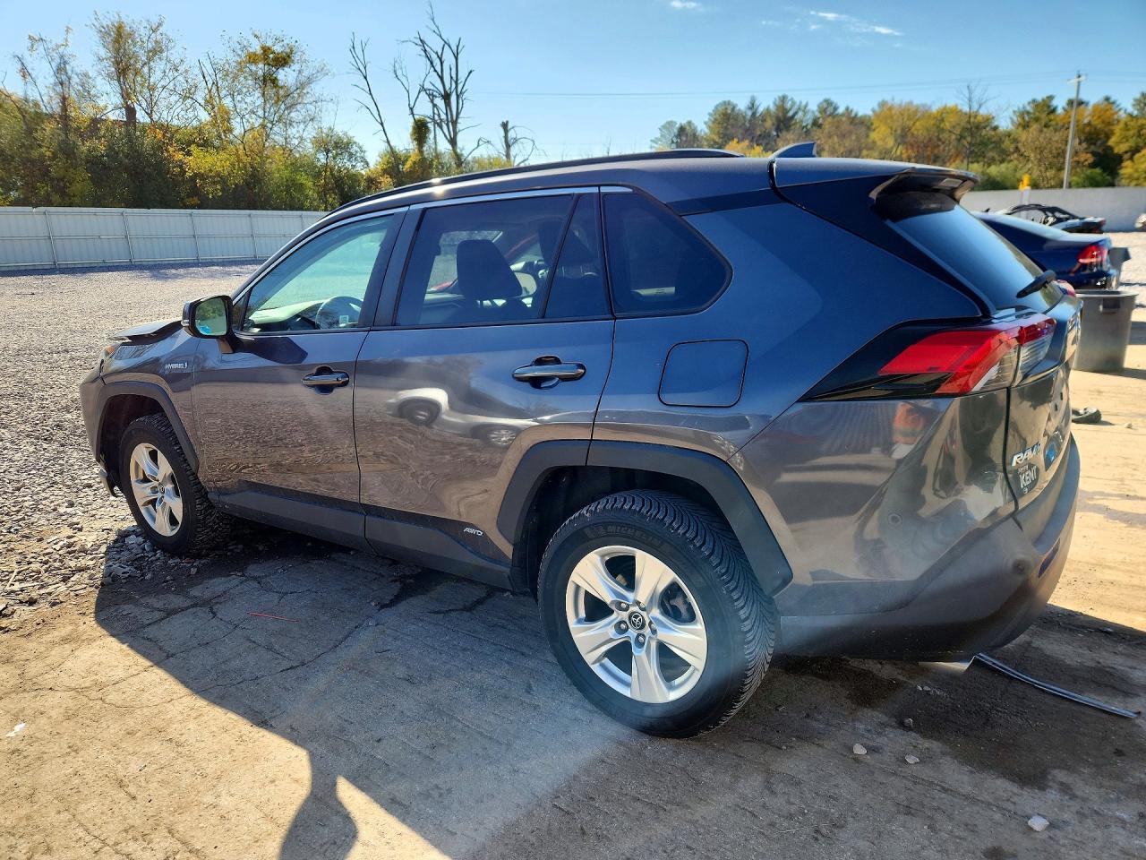 2019 Toyota Rav4 Hybrid Xle - Image 2
