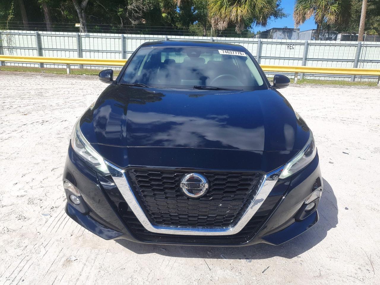 2022 Nissan Altima Sr - Image 5