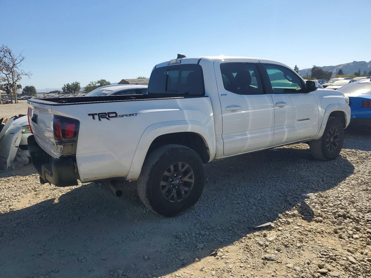 2022 Toyota Tacoma Sr5 V6 - Image 3