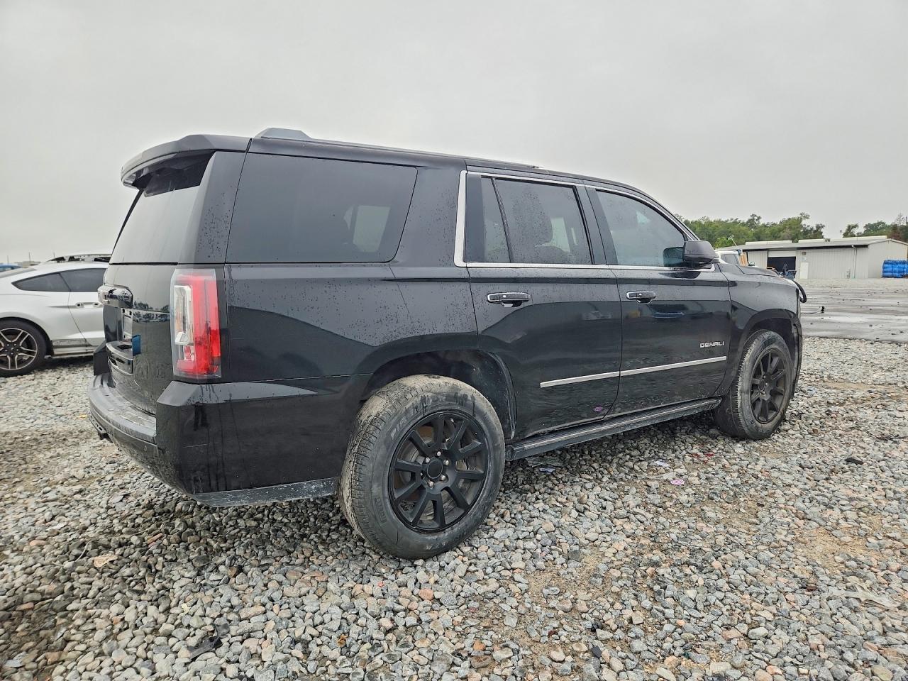 2015 GMC Yukon Denali - Фото 3