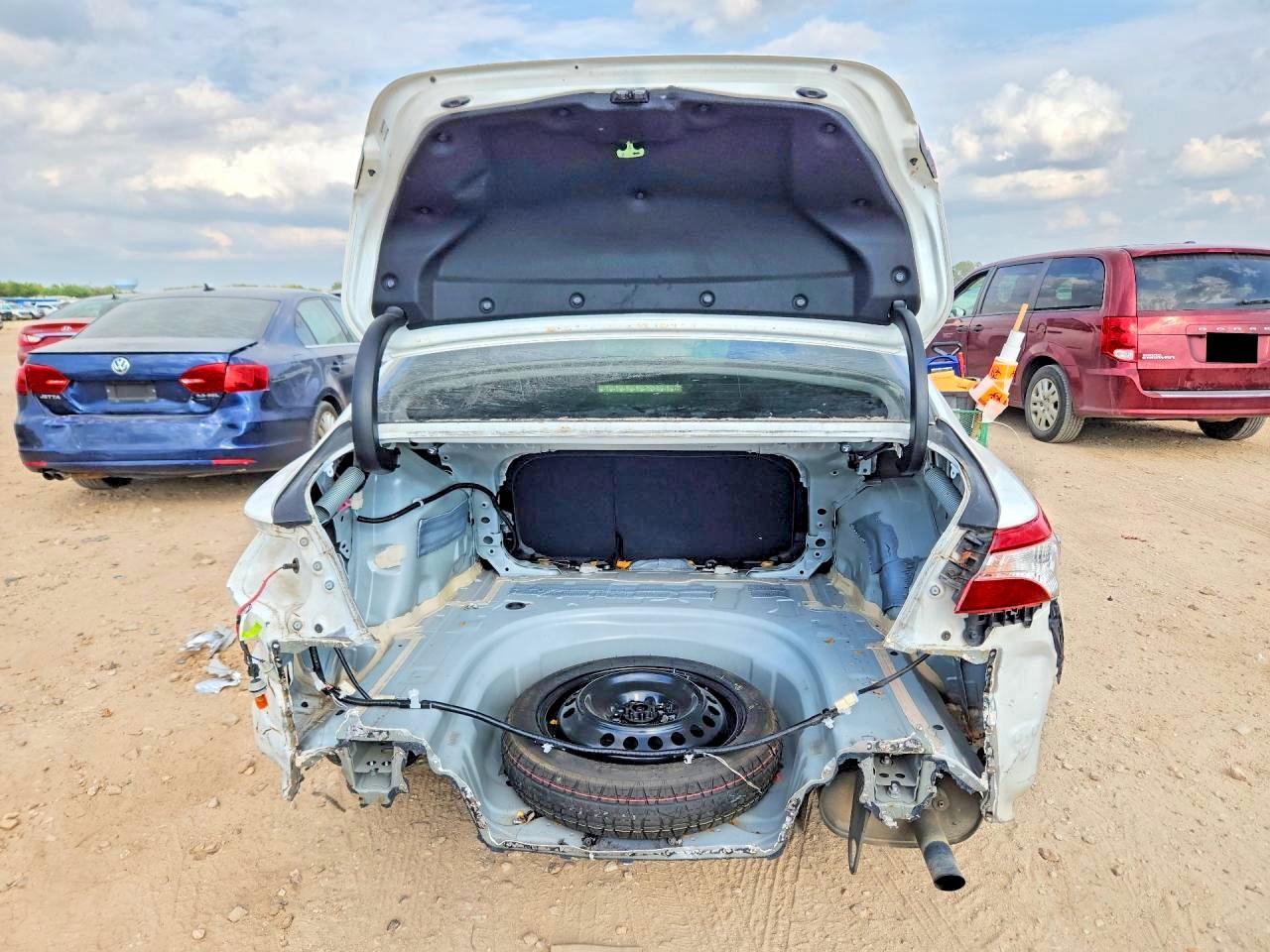 2018 Toyota Camry Le - Фото 6