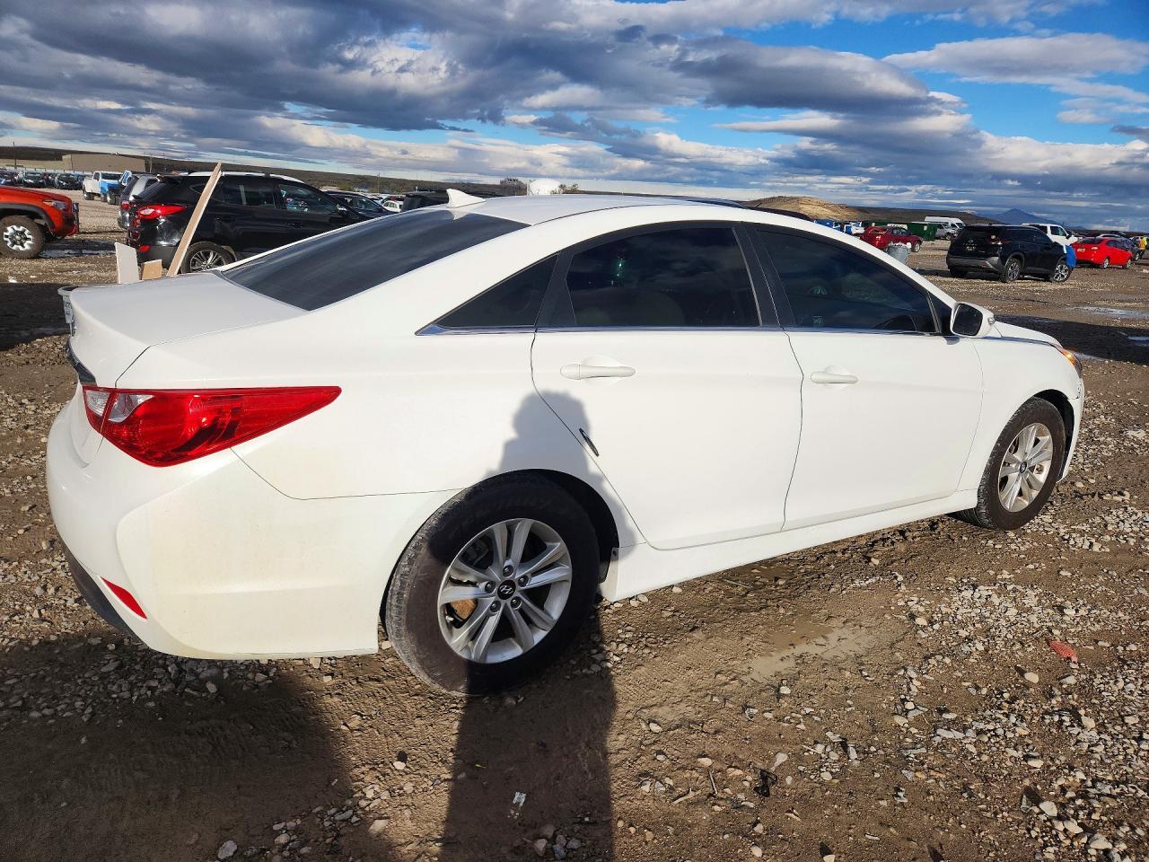 2014 Hyundai Sonata Gls - Image 3