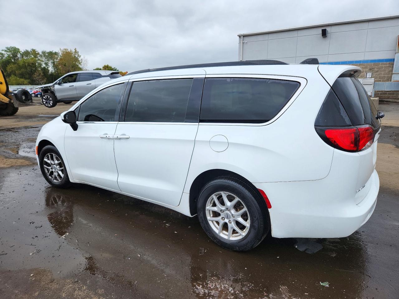 2021 Chrysler Voyager Lxi - Фото 2