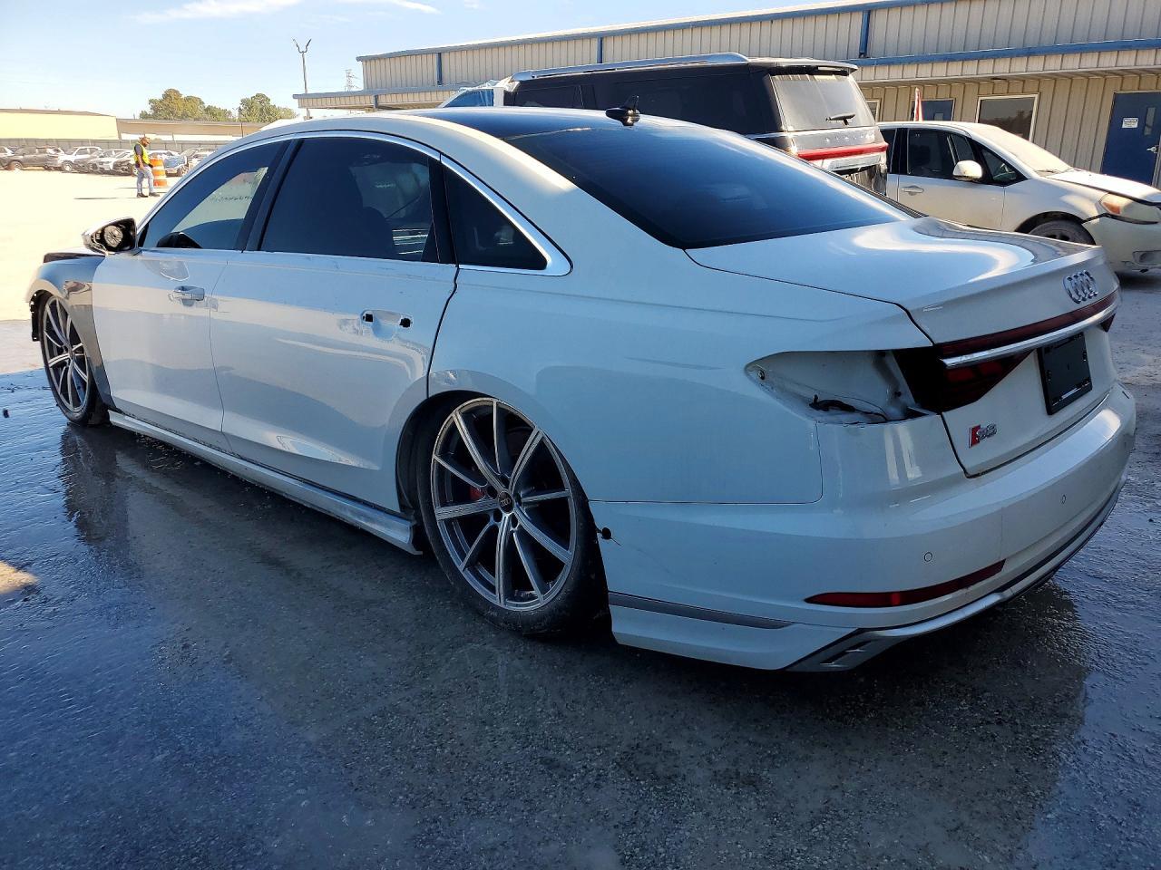 2023 Audi S8 - Фото 2