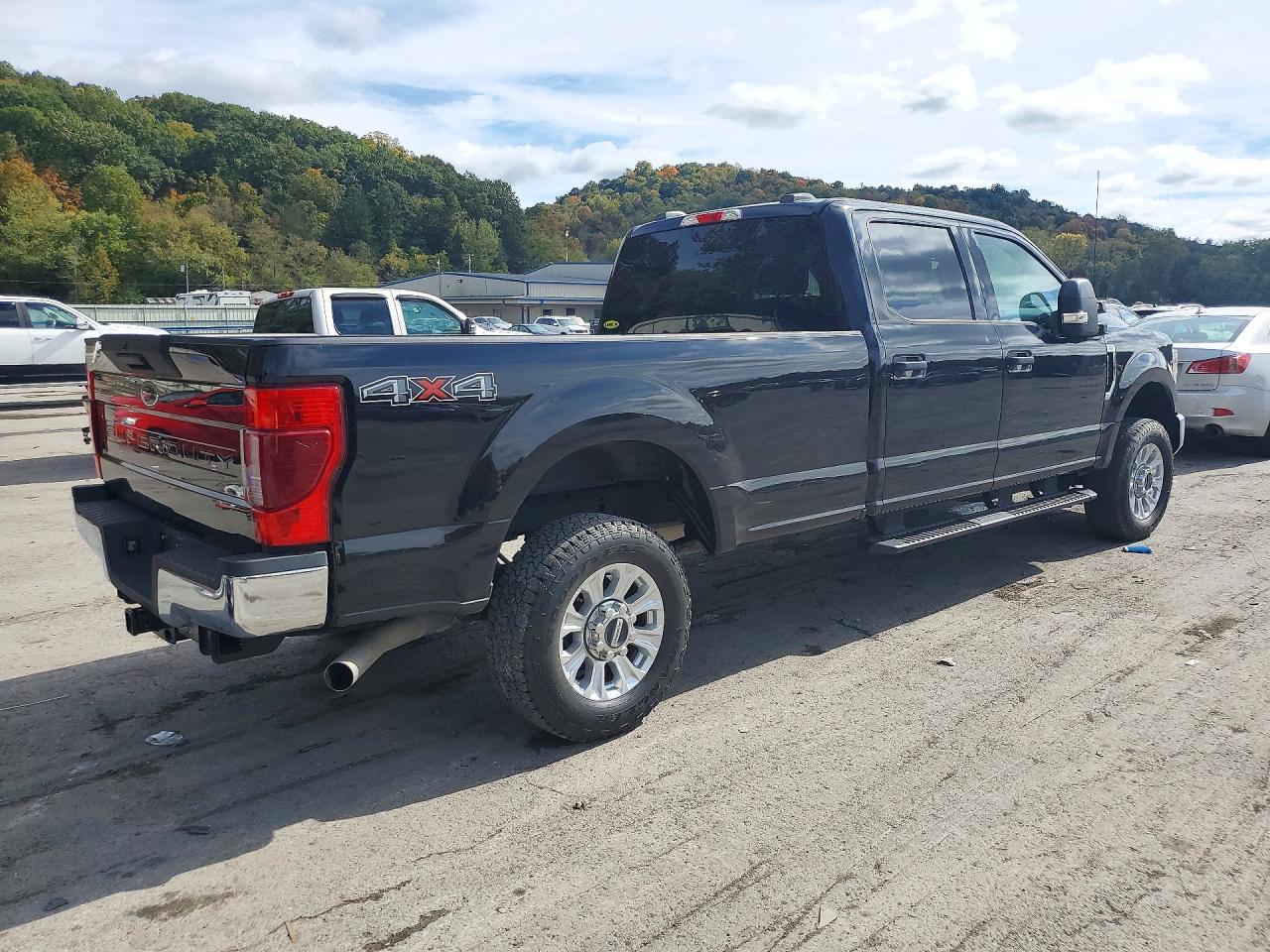 2021 Ford F250 Super Duty - Фото 3