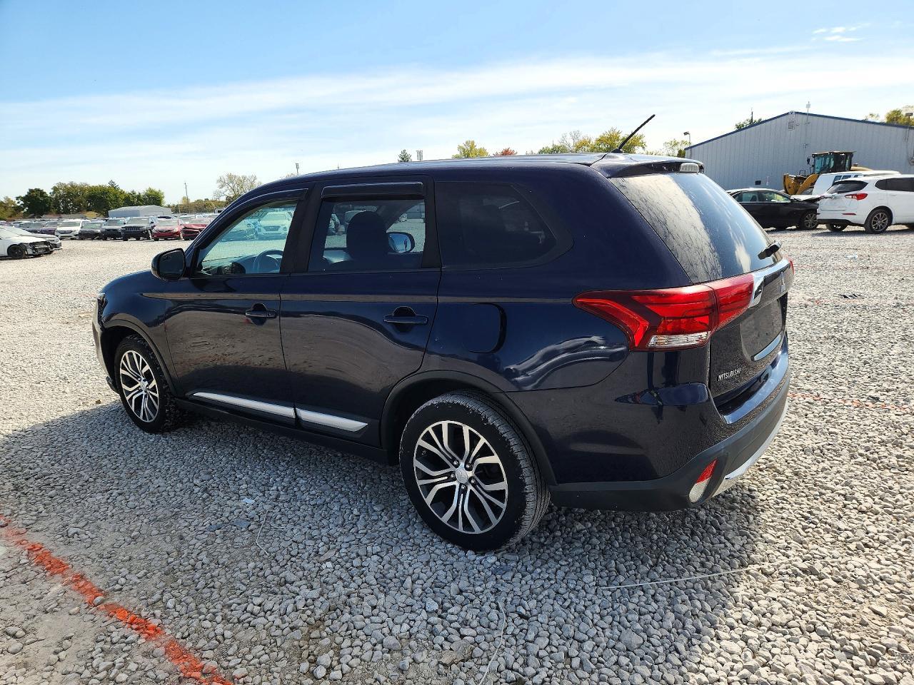 2016 Mitsubishi Outlander Se - Фото 2