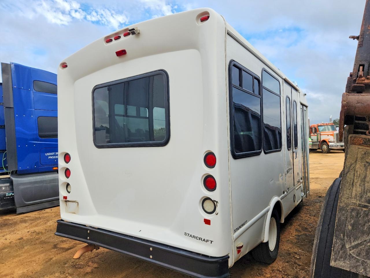 2018 Ford E350 Shuttle Bus - Image 4