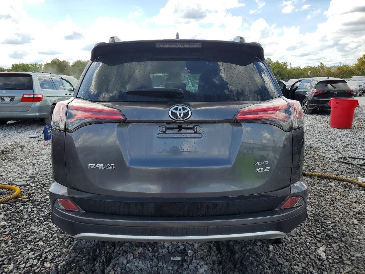 2018 Toyota Rav4 Xle - Image 6