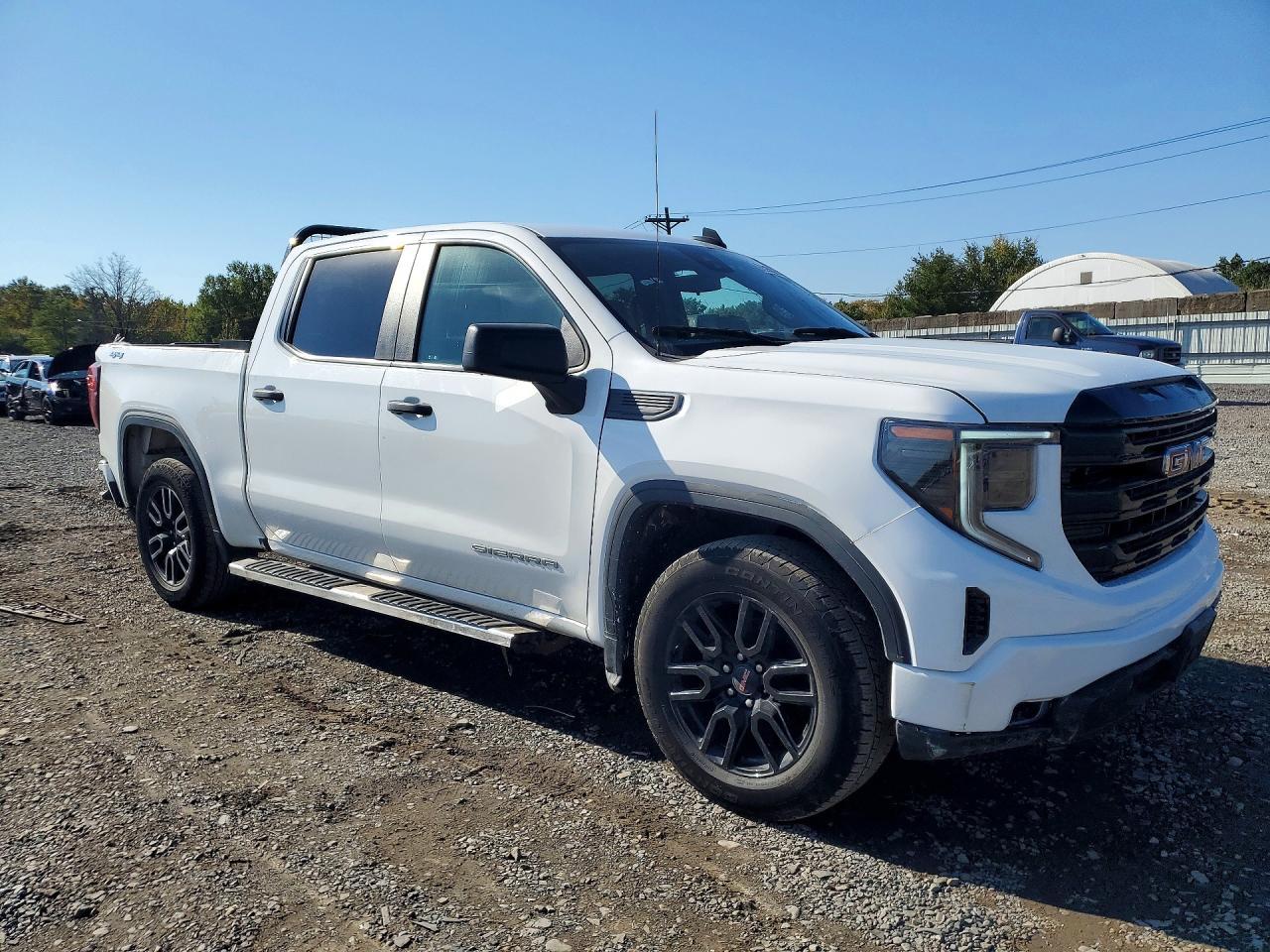 2024 GMC Sierra K1500 - Image 4