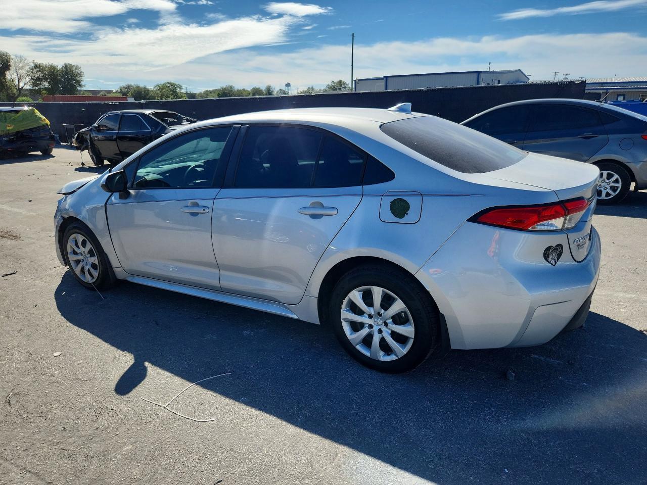 2025 Toyota Corolla Le - Фото 2