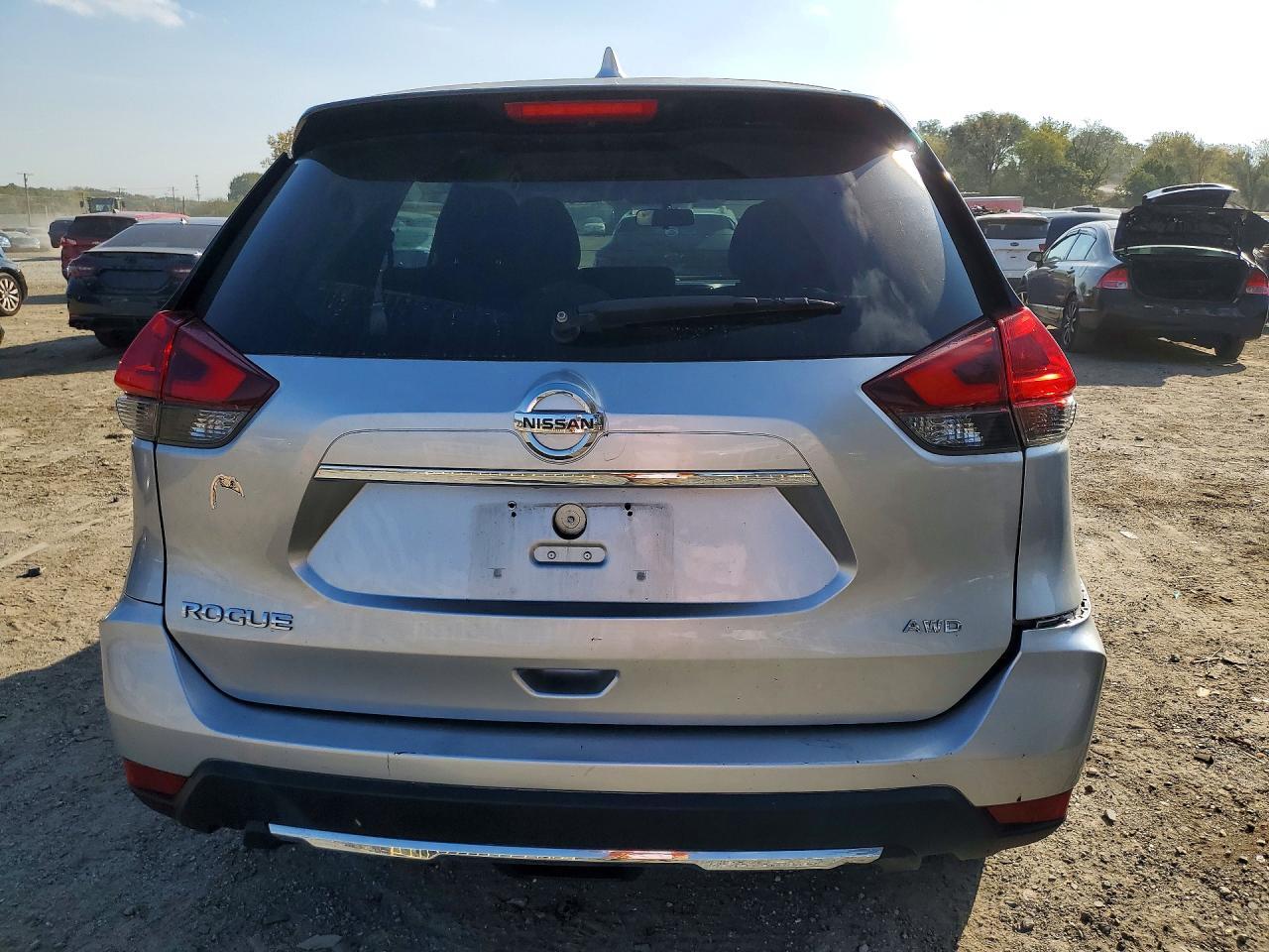 2018 Nissan Rogue S - Фото 6